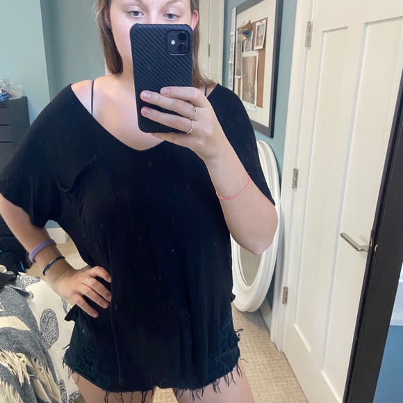 Lush Black tshirt - Picture 3 of 5